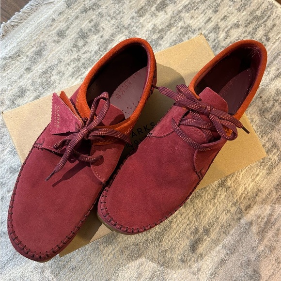 Clark’s Weaver - Picture 2 of 2